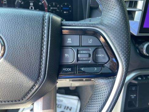 Used 2024 Toyota Tundra Platinum AWD/4WD image 23