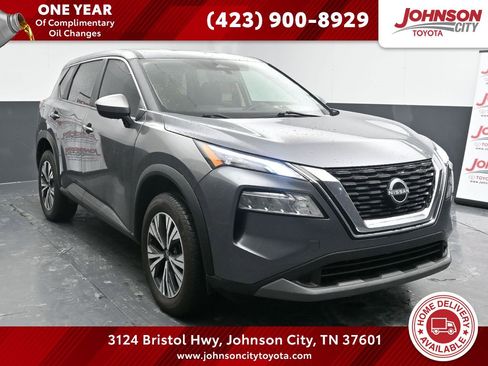 Used 2023 Nissan Rogue SV image 1