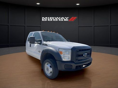 Used 2013 Ford F550 4x4 SuperCab Super Duty w/ Payload Upgrade Pkg image 2