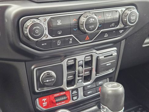 Used 2022 Jeep Wrangler Unlimited Rubicon image 21