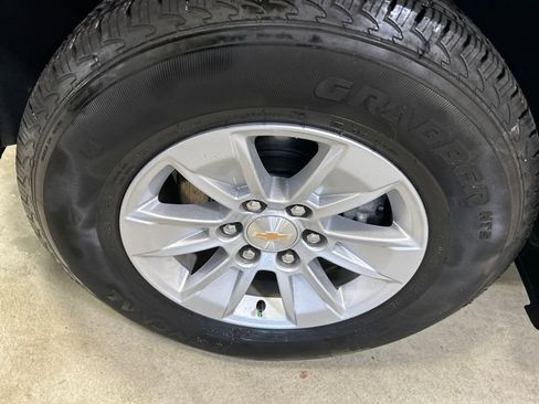 Used 2025 Chevrolet Silverado 1500 LT image 9