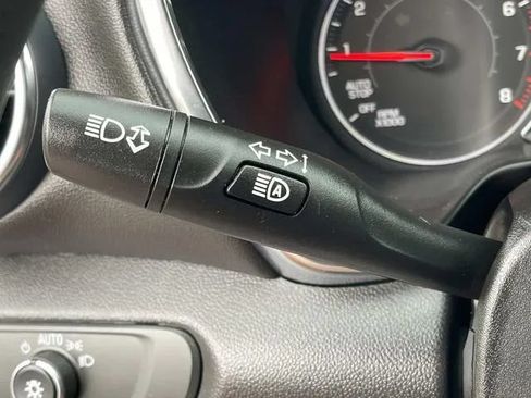 Used 2025 Chevrolet Blazer LT FWD image 40