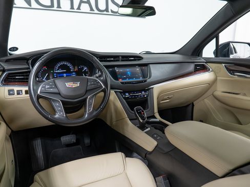 Used 2019 Cadillac XT5 Premium Luxury image 16