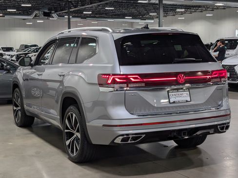 Used 2024 Volkswagen Atlas SEL Premium R-Line AWD/4WD image 5