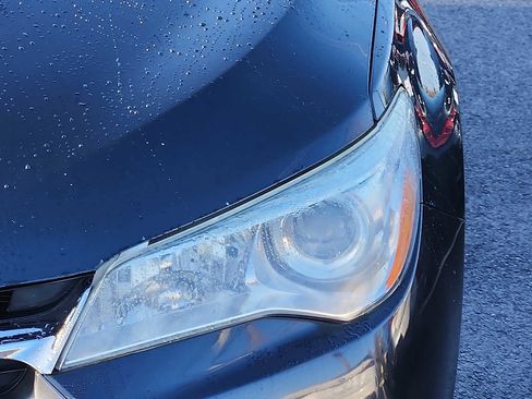 Used 2015 Toyota Camry XLE image 9