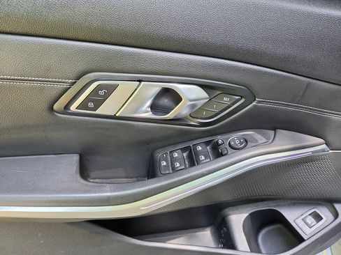 Used 2019 BMW 330i Sedan w/ Premium Package RWD image 15