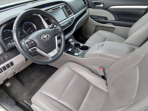 Used 2017 Toyota Highlander XLE image 9