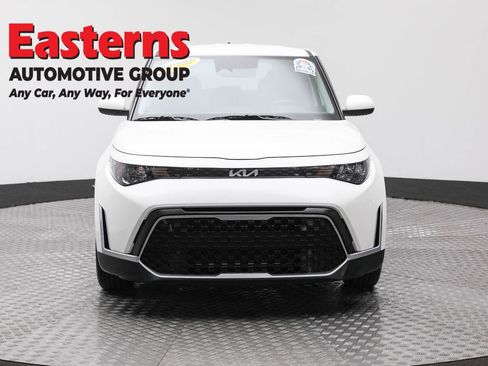 Used 2025 Kia Soul LX w/ LX Technology Package image 2