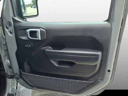 Used 2023 Jeep Wrangler Sport AWD/4WD image 11