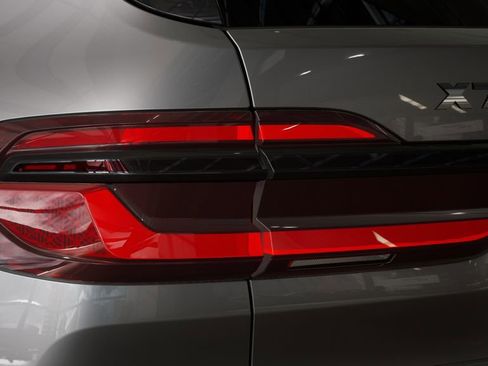 Used 2026 BMW X7 M60i image 36