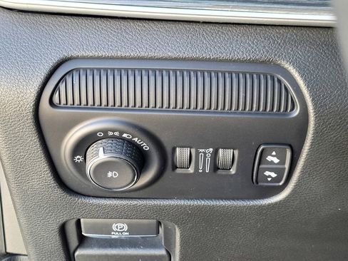 Used 2022 Jeep Wagoneer Series II AWD/4WD image 29