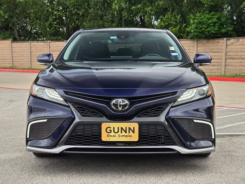 Used 2022 Toyota Camry XSE FWD image 8
