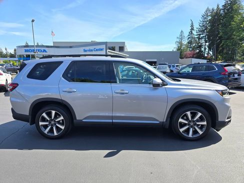 Certified 2023 Honda Pilot Touring image 12