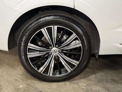 Used 2023 Volvo XC60 B5 Ultimate AWD/4WD image 13