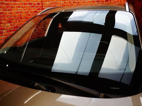 Certified 2025 Nissan Kicks SR AWD/4WD image 80