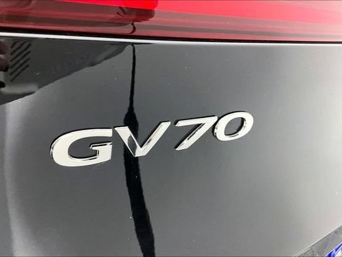 Certified 2025 Genesis GV70 2.5T AWD/4WD image 15