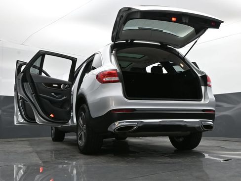 Used 2017 Mercedes-Benz GLC 300 4MATIC image 34