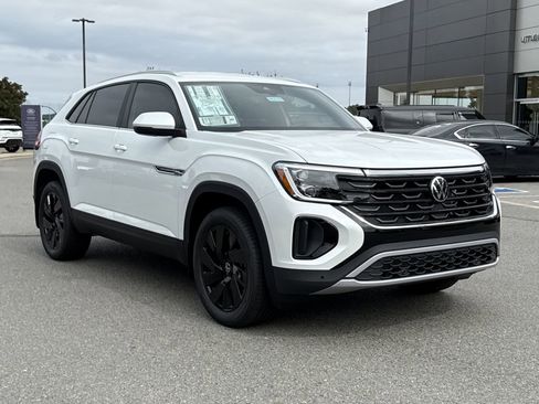 New 2026 Volkswagen Atlas Cross Sport SE image 13