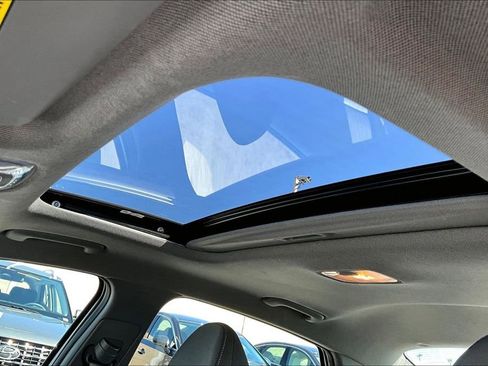 Certified 2025 Hyundai Elantra SEL FWD image 12