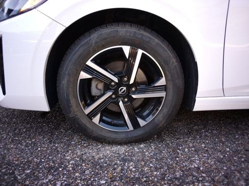 Certified 2024 Nissan Sentra SV image 27