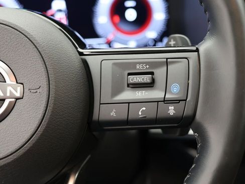 Used 2024 Nissan Pathfinder Platinum image 23