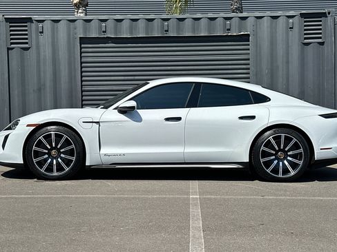 Certified 2022 Porsche Taycan 4S AWD/4WD image 2