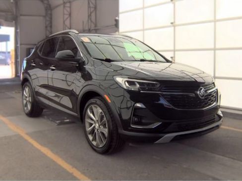 Used 2022 Buick Encore GX Essence w/ Experience Buick Package FWD image 2