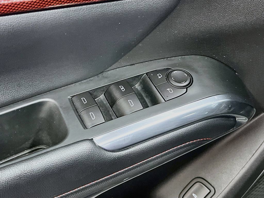 Used 2025 Chevrolet Traverse Z71 AWD/4WD image 18
