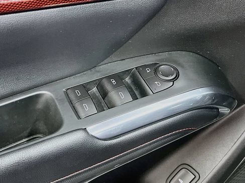 Used 2025 Chevrolet Traverse Z71 AWD/4WD image 18