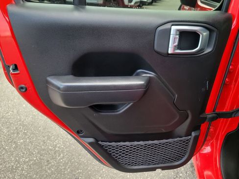 Used 2023 Jeep Wrangler Sport S image 8