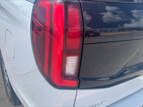 Used 2025 Ford Expedition Active AWD/4WD image 29