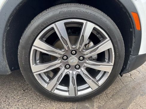 Used 2019 Cadillac XT4 Premium Luxury w/ Cold Weather Package AWD/4WD image 31