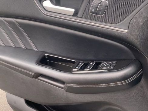 Used 2017 Ford Edge Sport w/ Technology Package image 6