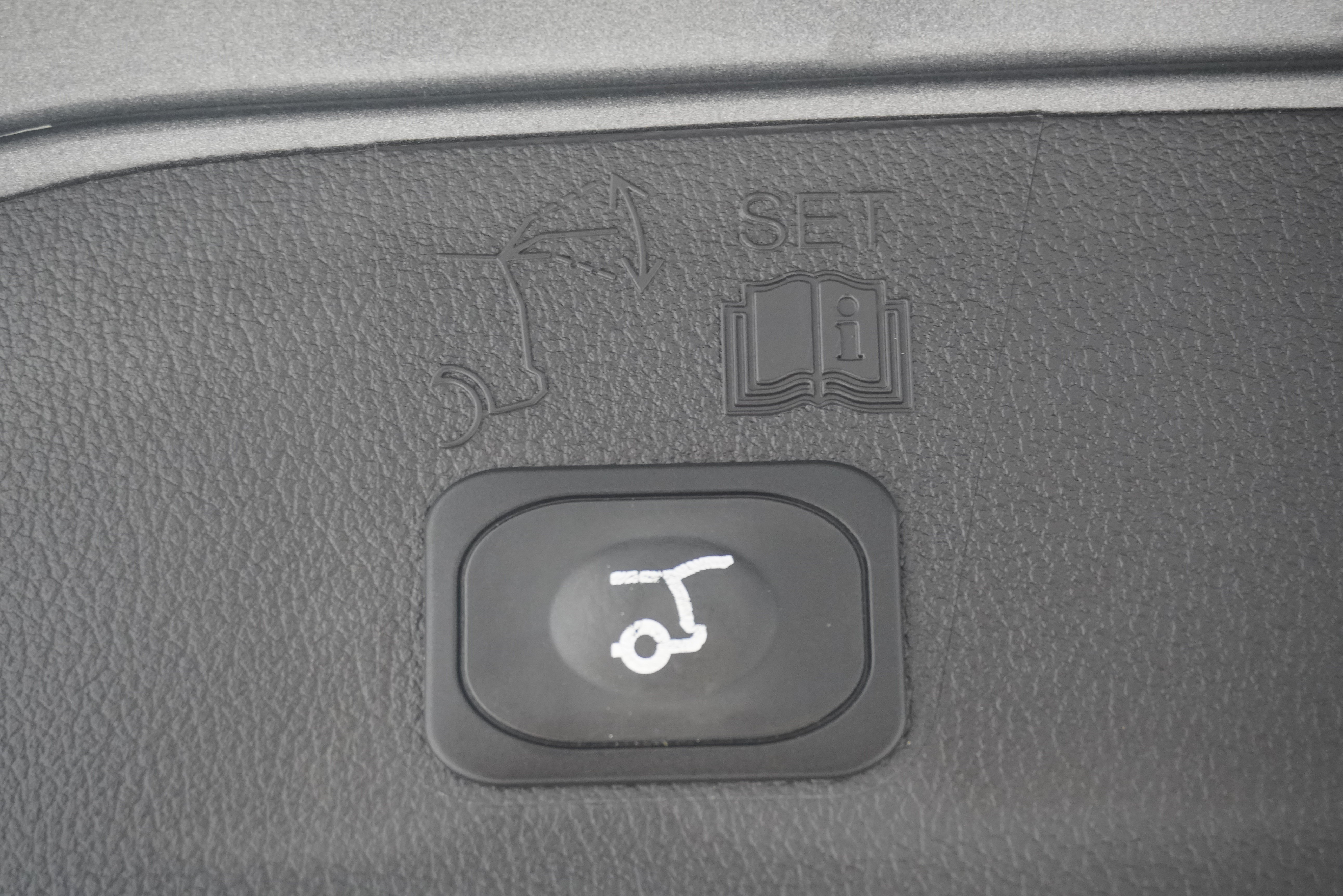Used 2014 Ford Escape Titanium w/ Equipment Group 401A FWD image 29