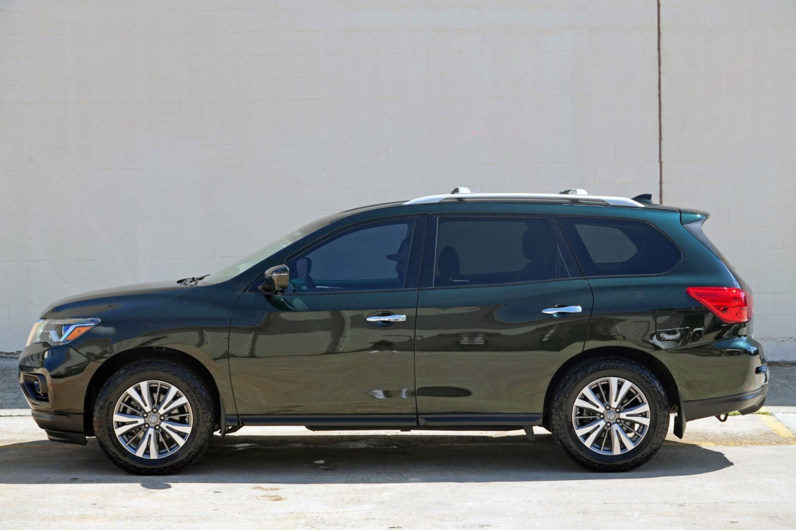 Used 2019 Nissan Pathfinder SL AWD/4WD image 51