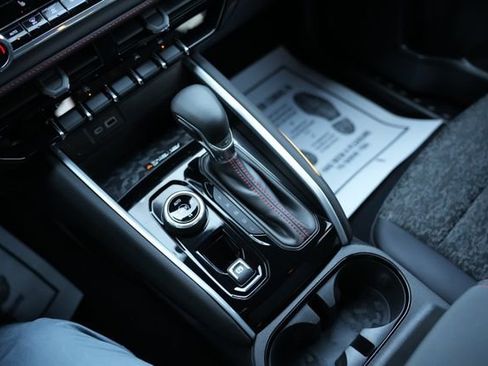 Used 2024 Chevrolet Colorado Z71 w/ Z71 Convenience Package 2 image 25