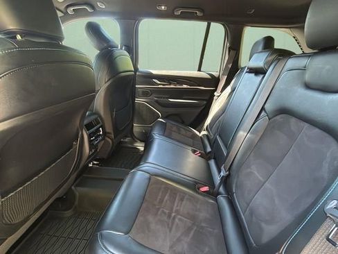 Used 2024 Jeep Grand Cherokee Trailhawk AWD/4WD image 23