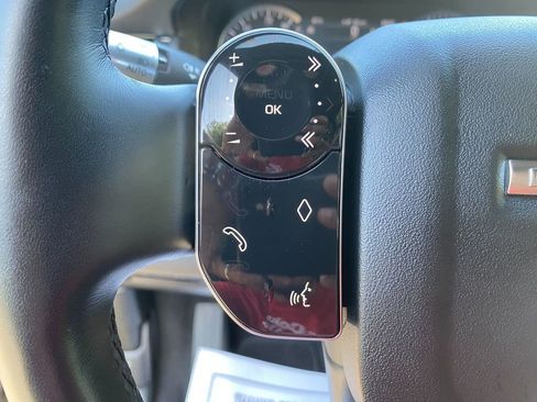 Used 2020 Land Rover Discovery Sport image 16