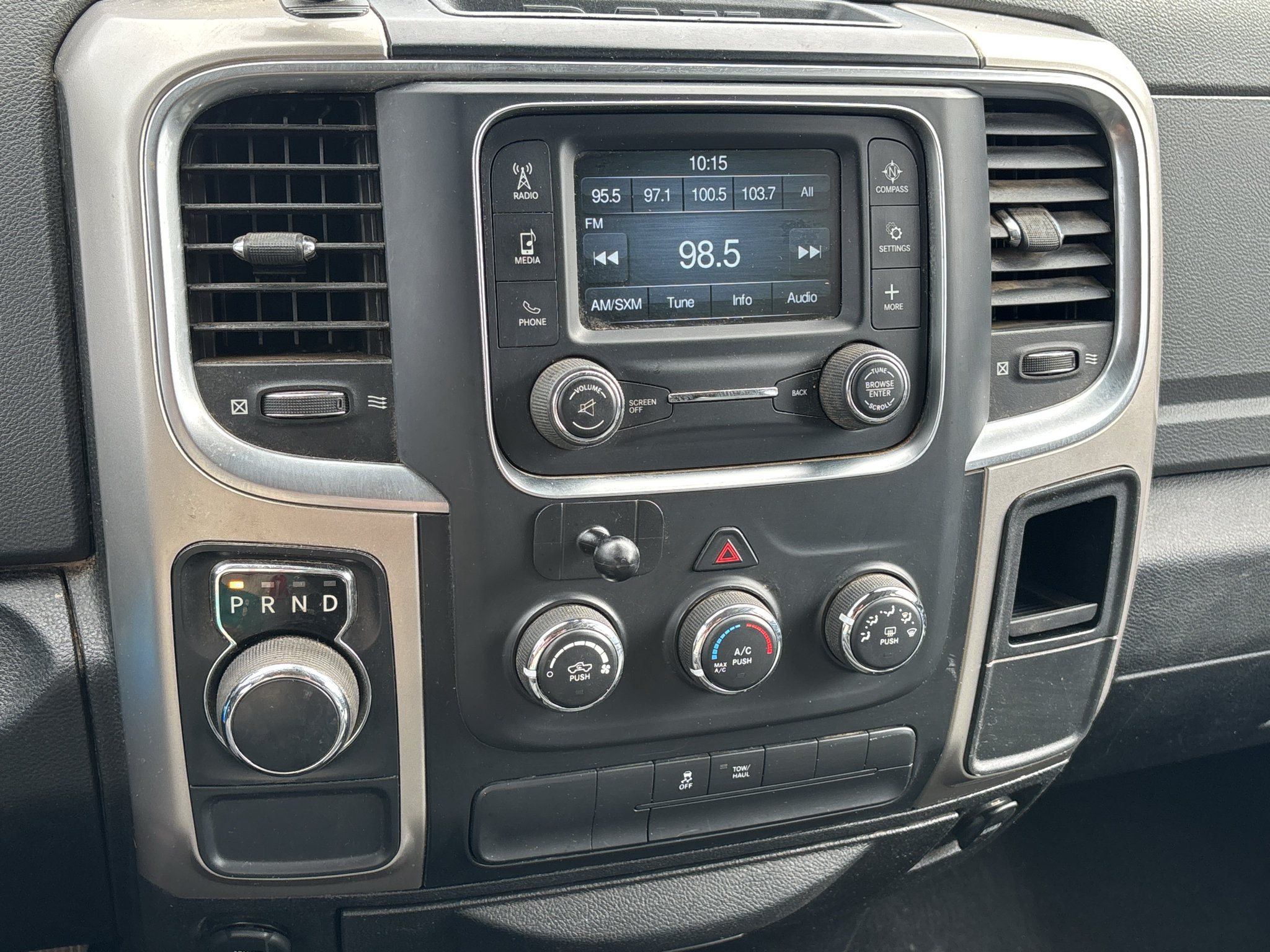 Used 2020 RAM 1500 Classic SLT RWD image 12