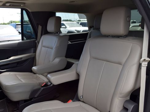 Used 2020 Ford Expedition XLT w/ Equipment Group 202A RWD image 18