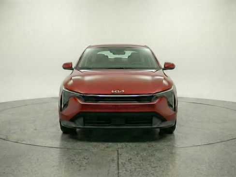 Used 2025 Kia K4 LXS image 2