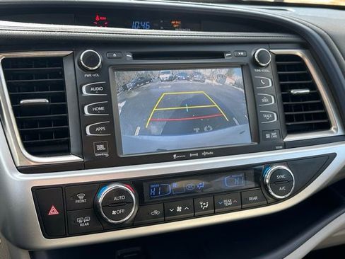 Used 2018 Toyota Highlander Limited image 28