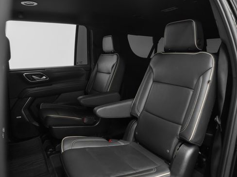 Used 2023 GMC Yukon XL SLT image 55