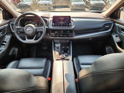 Certified 2023 Nissan Rogue SV w/ SV Premium B Package AWD/4WD image 8