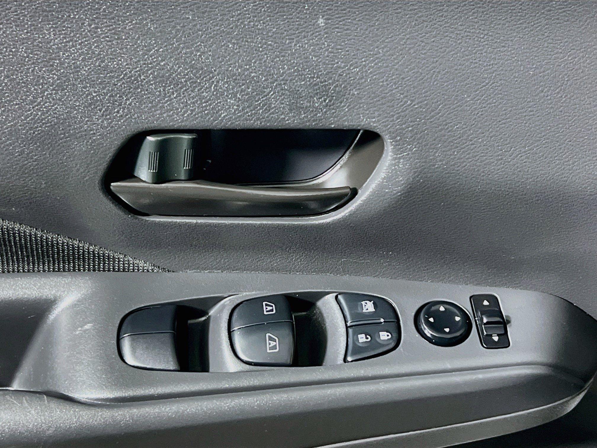 Used 2024 Nissan Kicks S FWD image 16