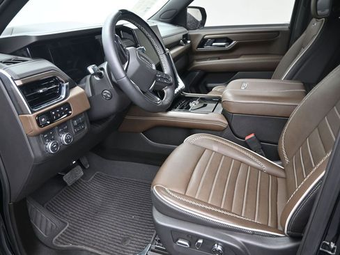 Used 2025 GMC Yukon Denali Ultimate image 13