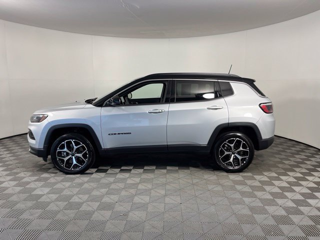 Used 2026 Jeep Compass Limited AWD/4WD image 4