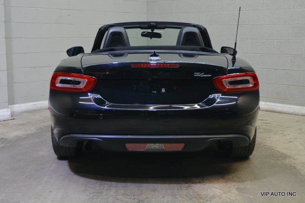 Used 2018 FIAT 124 Spider Classica w/ Technology & Siriusxm Group RWD image 14