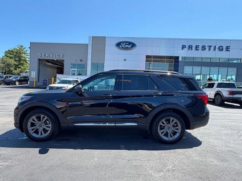 Used 2025 Ford Explorer Active w/ Active Comfort Package AWD/4WD image 3