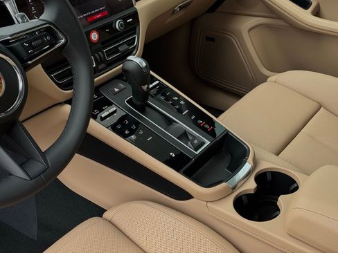 New 2025 Porsche Macan image 33